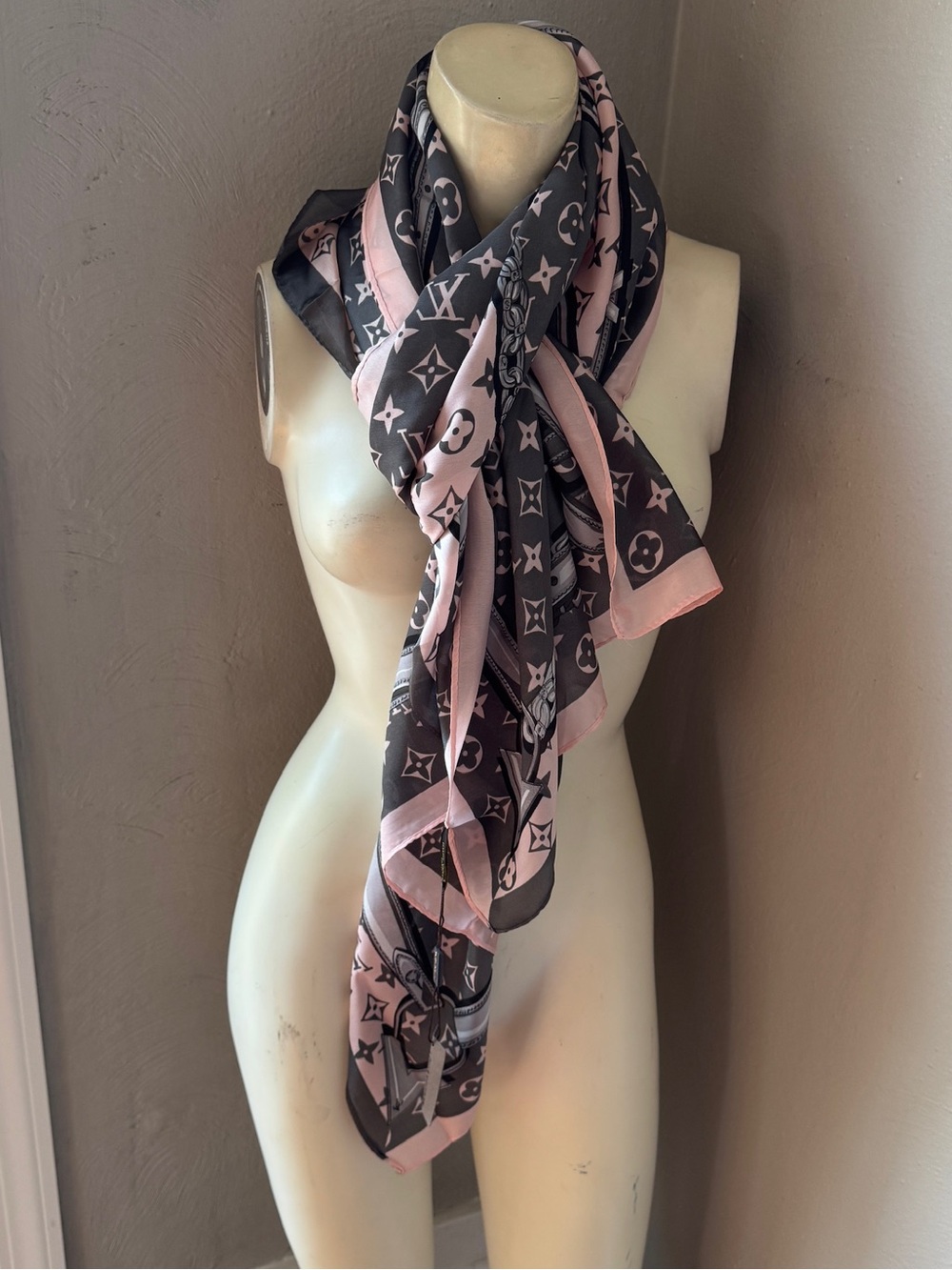 Brown and pink scarf/Shaw
